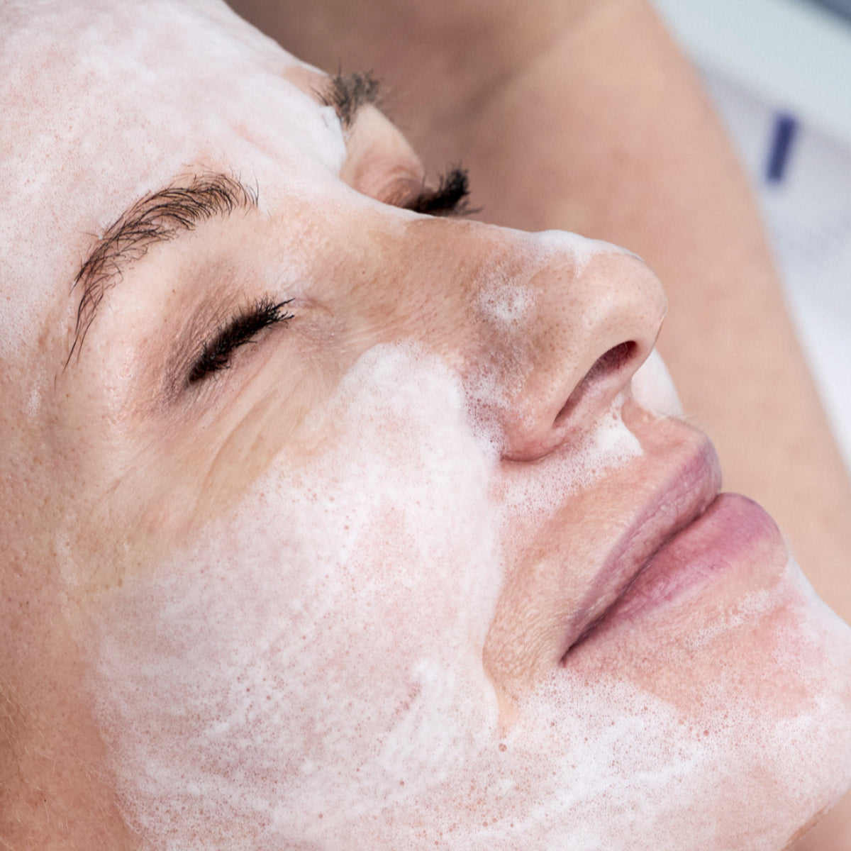 LNDA Glow Facial – LNDA Skin Clinic